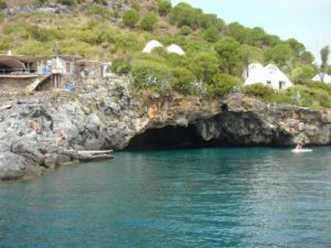 Gita_in_barca_isola_di_dino_praia_a_mare